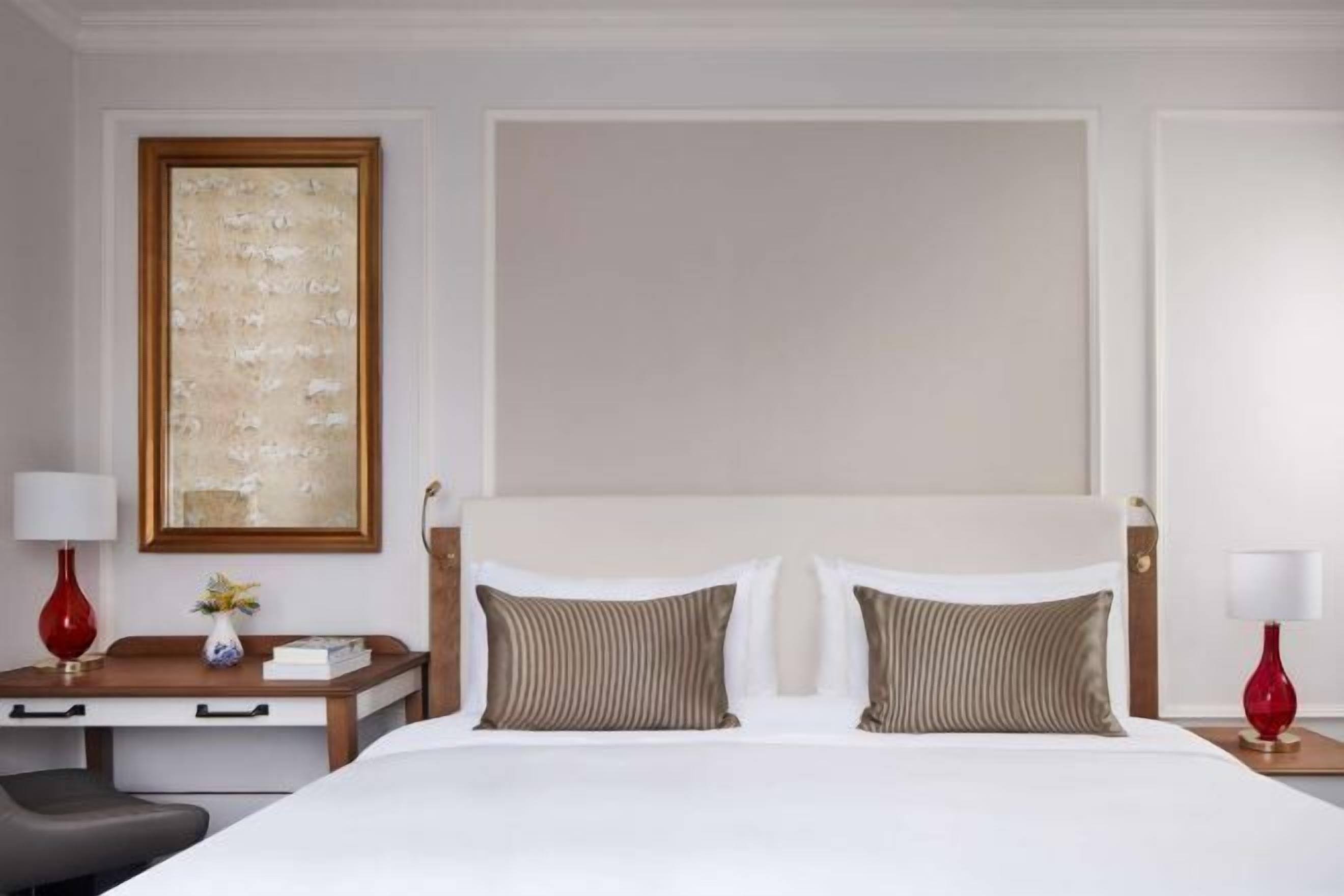 Premium bedding, pillow-top beds, minibar, in-room safe