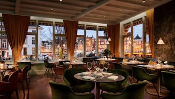 Tägliches Frühstücksbuffet gegen Gebühr