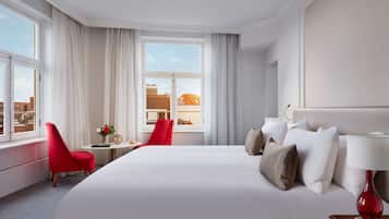 Ropa de cama de alta calidad, camas con pillow-top y minibar