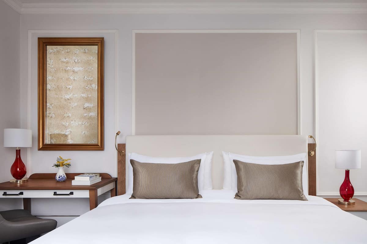 1 quarto, roupas de cama premium, camas com colchões pillow-top