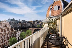 Quarto superior, sacada, vista para o canal | Vista do quarto