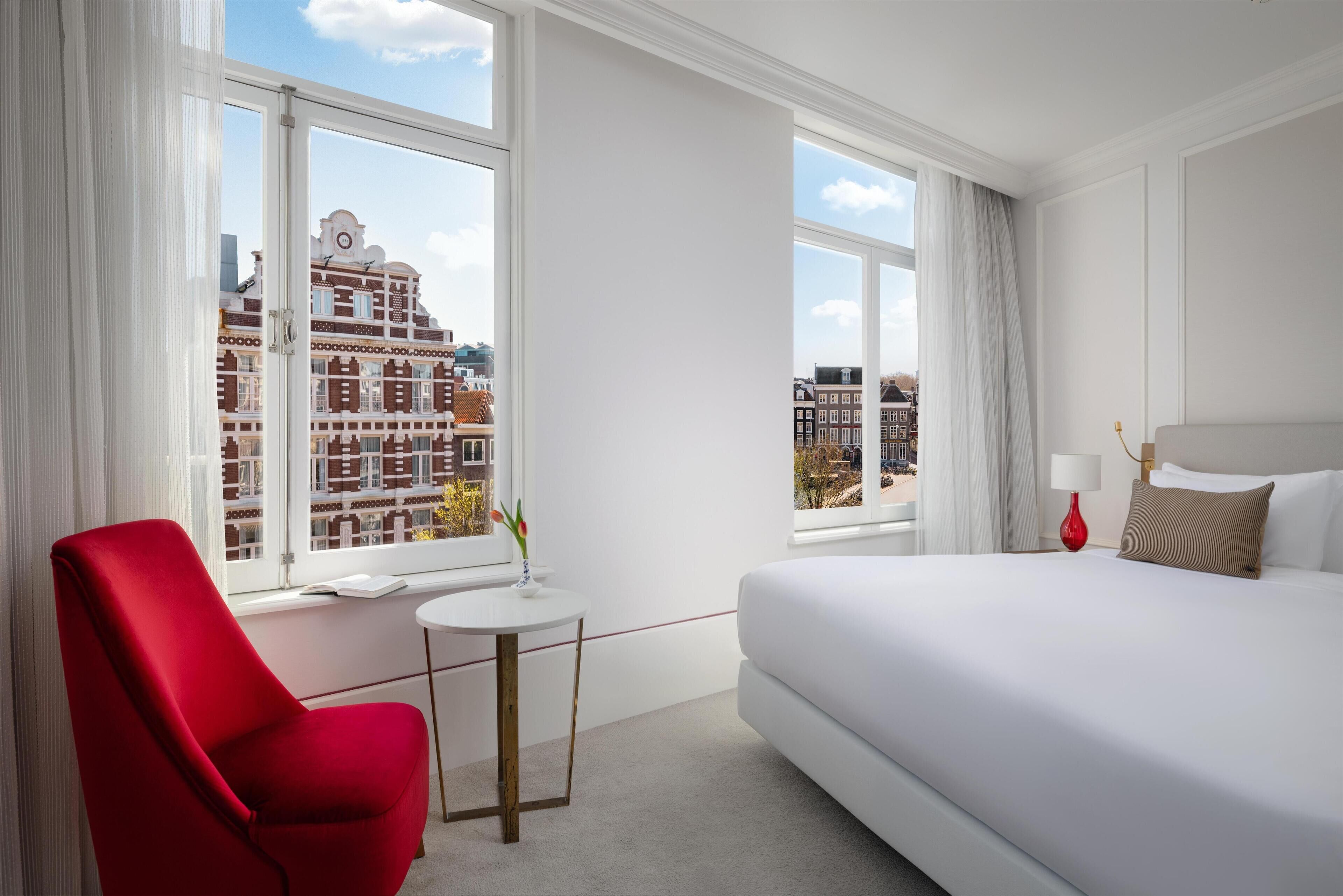 Premium bedding, pillow-top beds, minibar, in-room safe