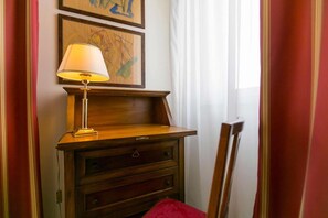 Caja fuerte, cortinas opacas, sistema de insonorización