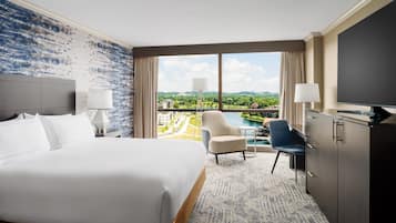 Room, 1 King Bed, Lake View | View from room