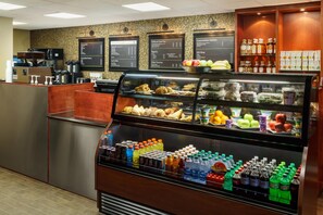 Snack bar - Hilton Charlotte University Place (Charlotte)