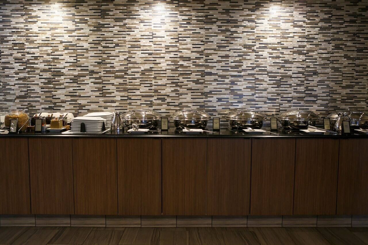 Daily cooked-to-order breakfast (USD 22.00 per person)