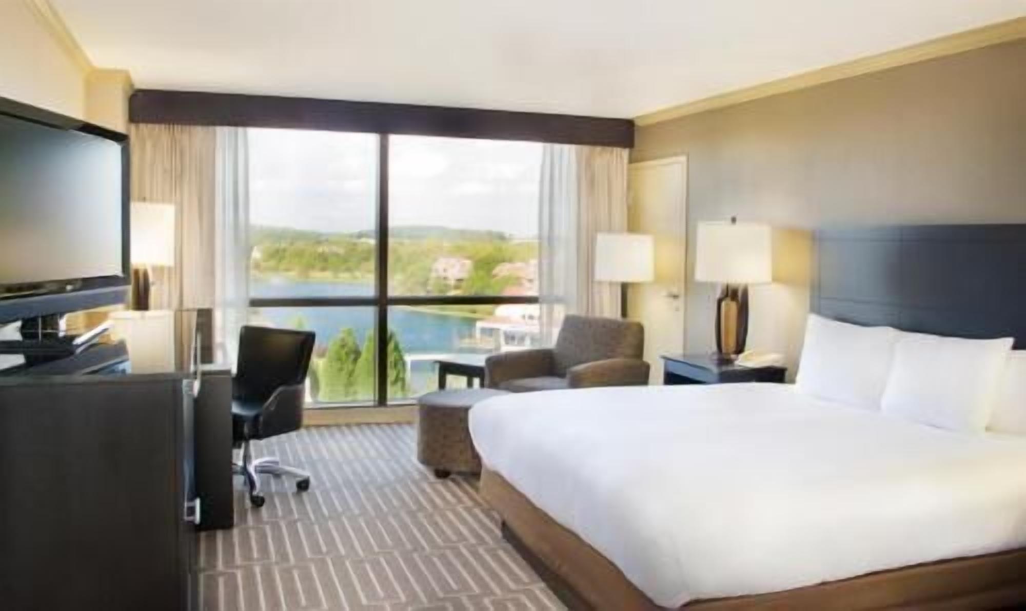 Hochwertige Bettwaren, Pillowtop-Betten, Zimmersafe, Schreibtisch