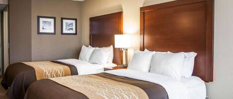 Bureau, chambres insonorisées, fer et planche à repasser