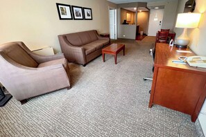 Suite, 2 Queen Beds, Non Smoking | Desk, soundproofing, iron/ironing board, free cribs/infant beds - Quality Inn & Suites Orland Park - Chicago (Orland Park)