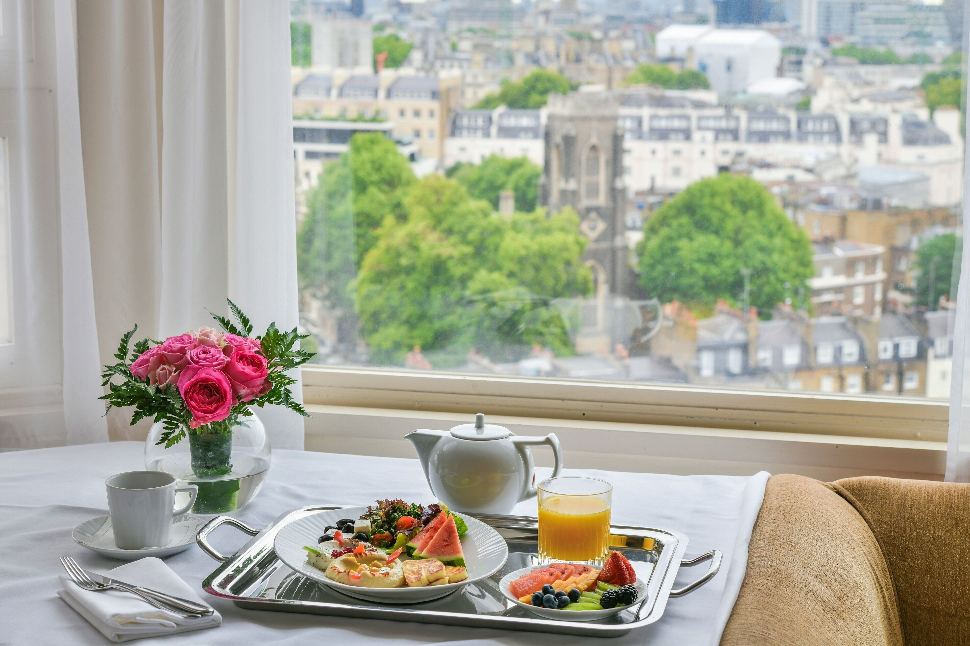 daily full breakfast (gbp 29 per person)