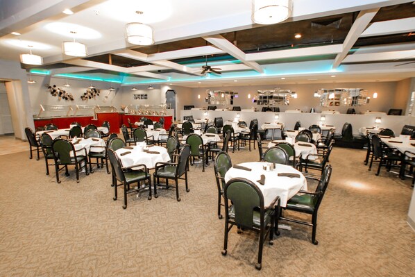 Breakfast and dinner served - Clarion Inn & Conference Center Lewiston (Lewiston)