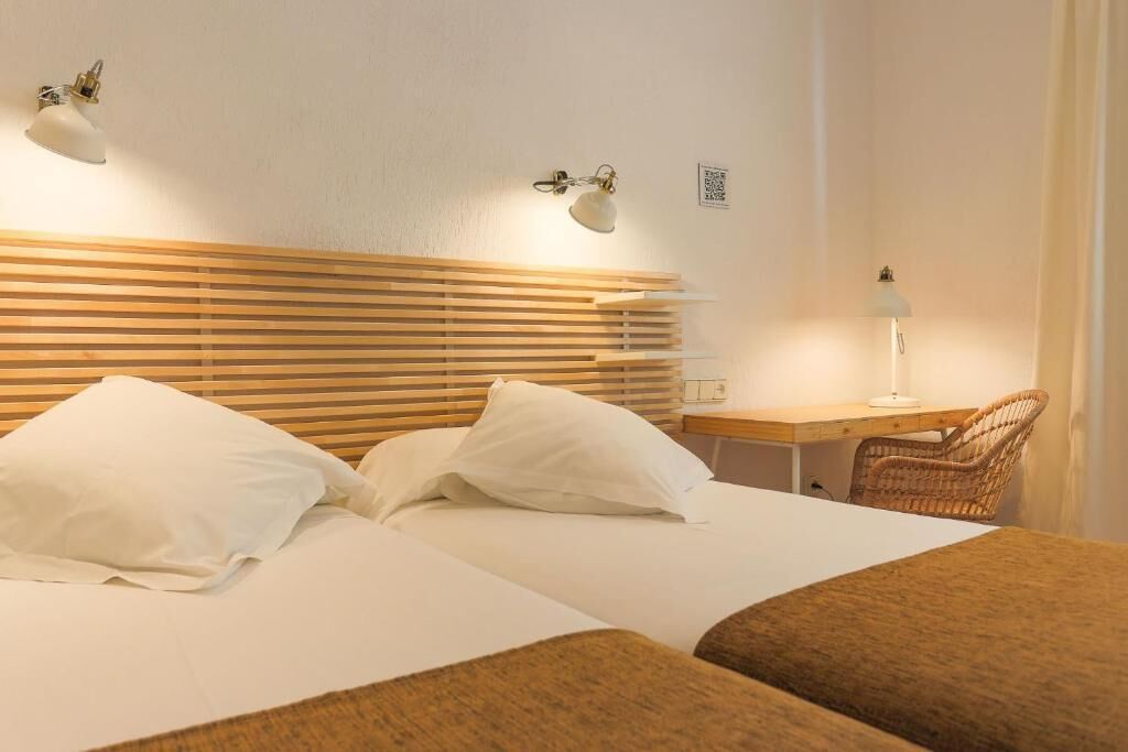 Quarto casal ou duplo clássico | Frigobar, cofres nos quartos, escrivaninha, quartos à prova de som