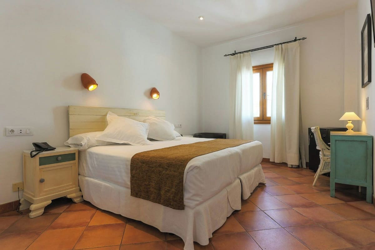 Minibar, coffres-forts dans les chambres, bureau, chambres insonorisées