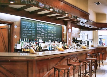 Bar (on property). Hotel Sercotel Puerto de Santa María