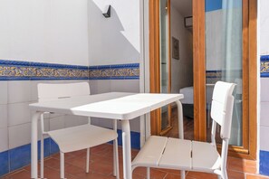 Basic Double Room | Terrace/patio - Hotel Sercotel Puerto de Santa María (El Puerto de Santa Maria)