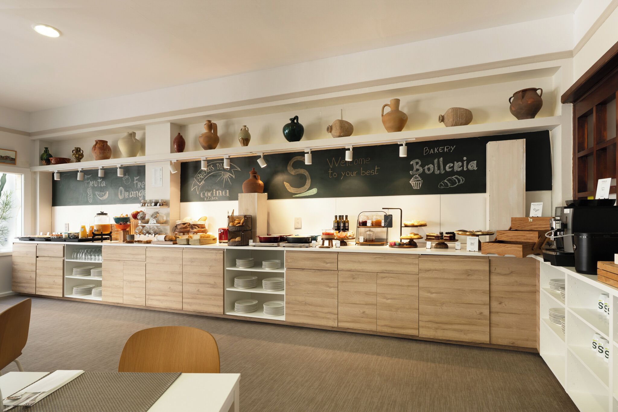 Desayuno buffet todos los días (con cargo) 