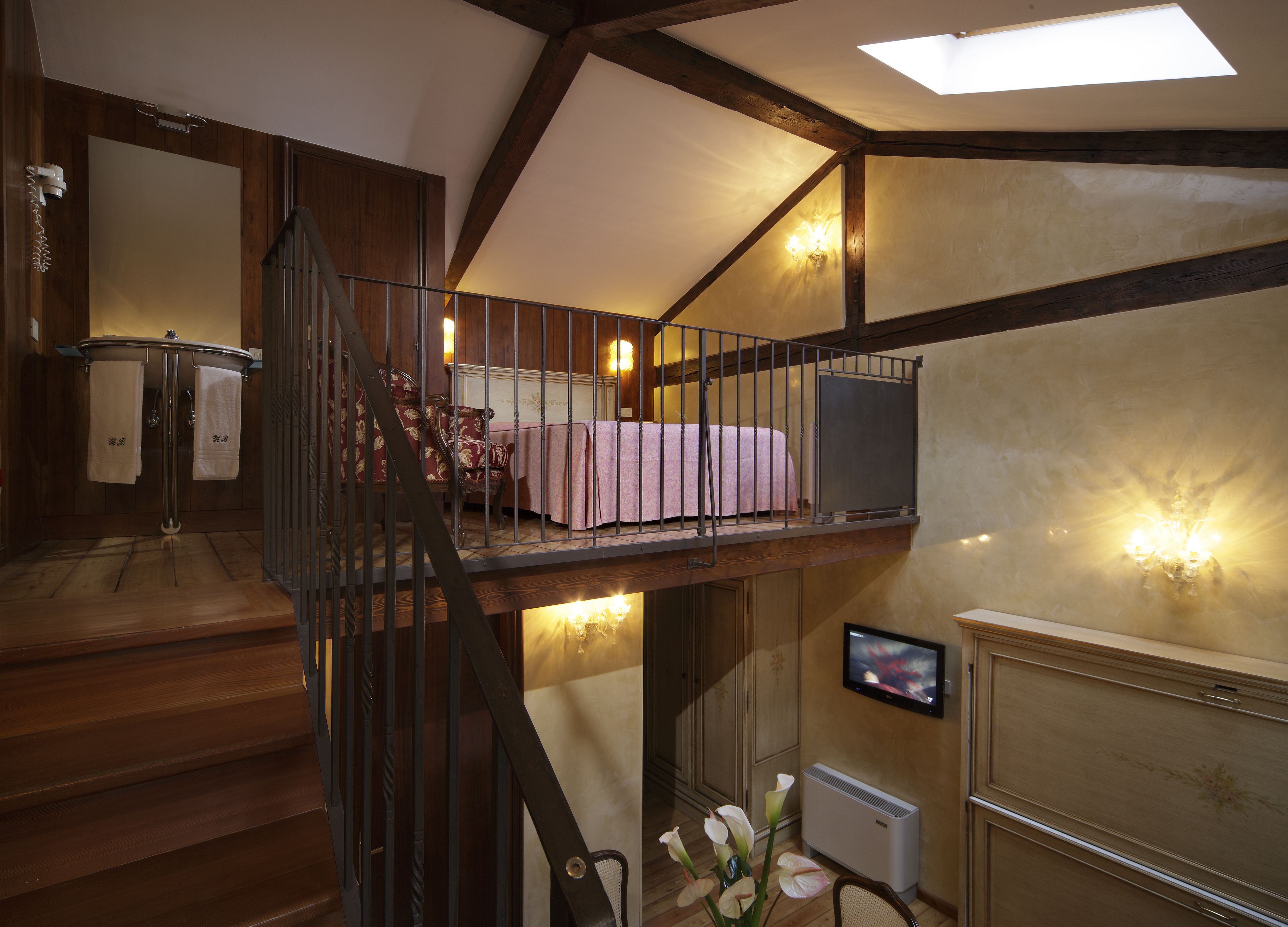 minibar, in-room safe, desk, blackout curtains