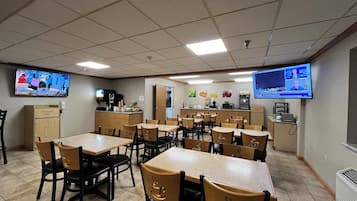 Free daily continental breakfast