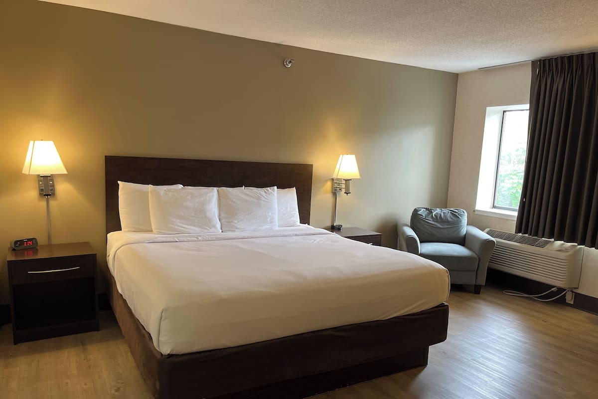 Standard Room, 1 King Bed, Non Smoking