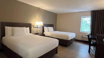 Standard-Doppelzimmer, 2 Doppelbetten, Nichtraucher | Hochwertige Bettwaren, Schreibtisch, Verdunkelungsvorhänge