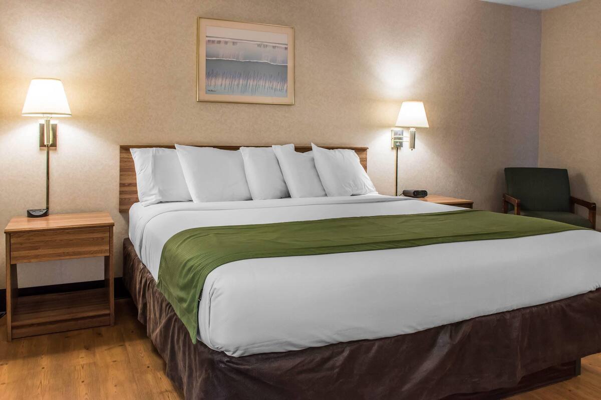 Premium bedding, desk, blackout drapes, iron/ironing board