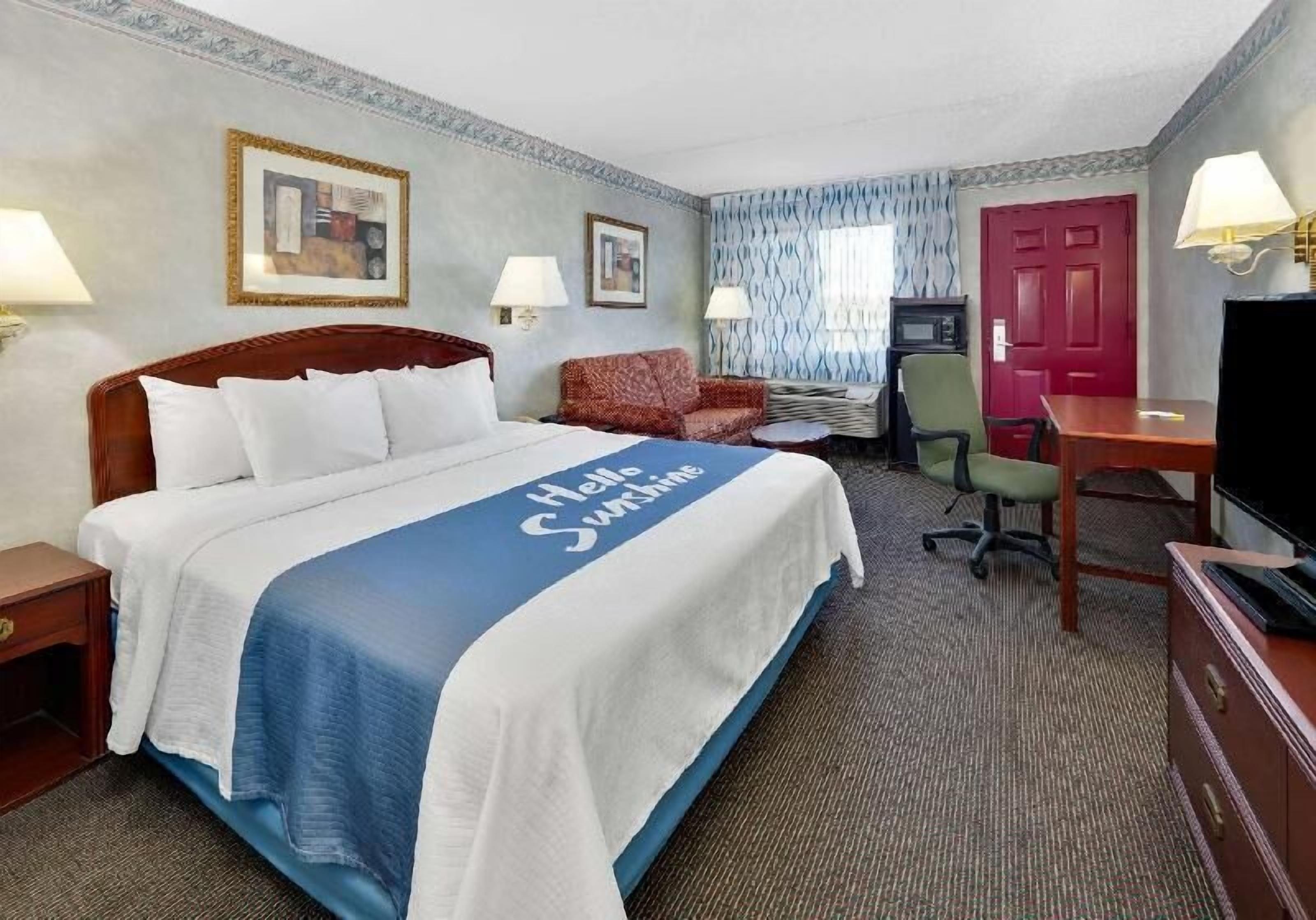 Desk, free rollaway beds, free WiFi, bed sheets