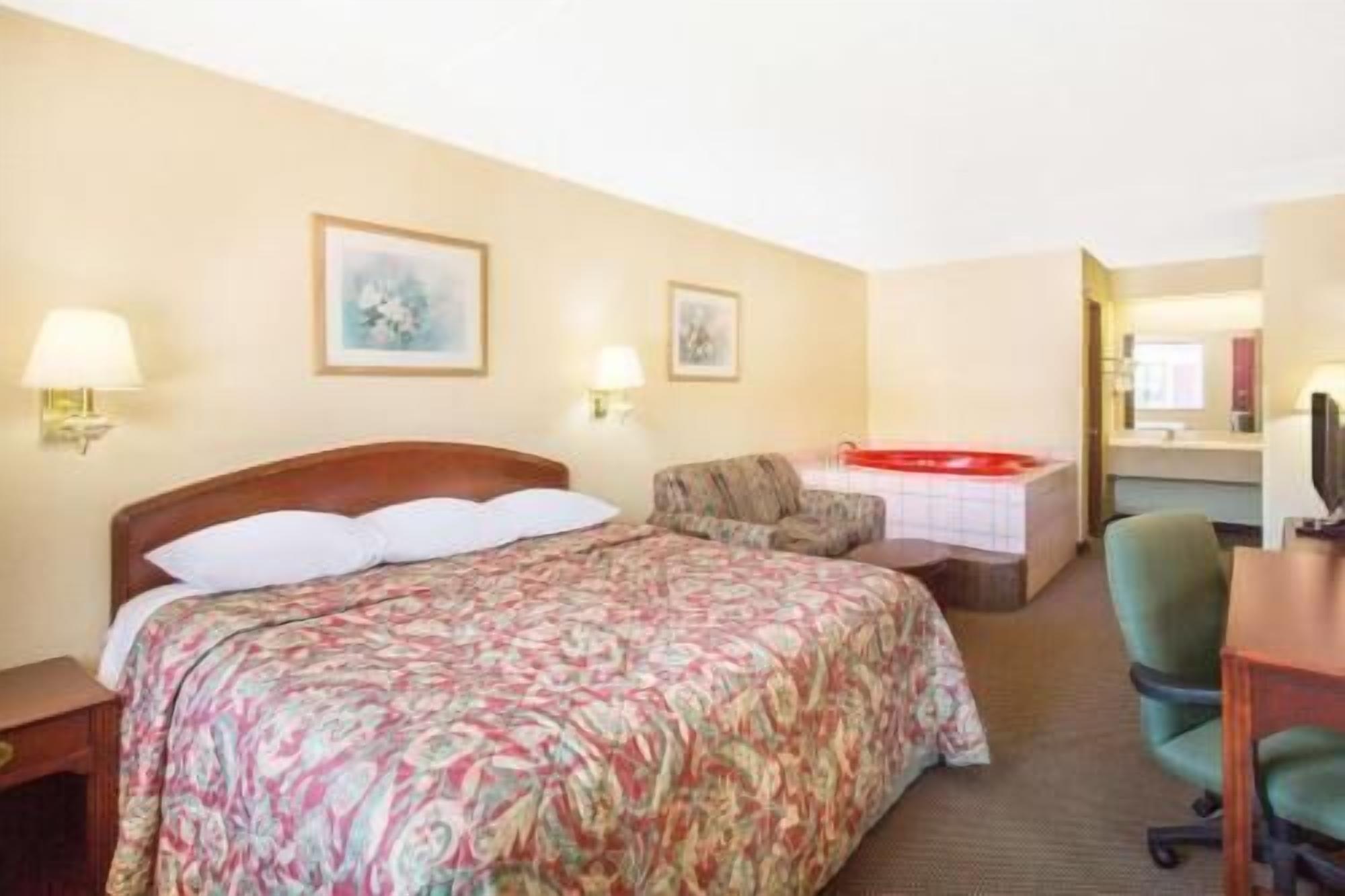 Desk, free rollaway beds, free WiFi, bed sheets