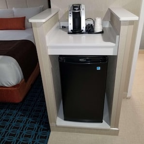 Premium bedding, in-room safe, individually decorated