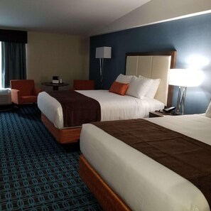 Premium bedding, in-room safe, individually decorated