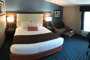Premium bedding, in-room safe, individually decorated