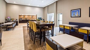 Lunch, dinner and brunch served  - Best Western Plus Chelmsford Inn (Chelmsford)