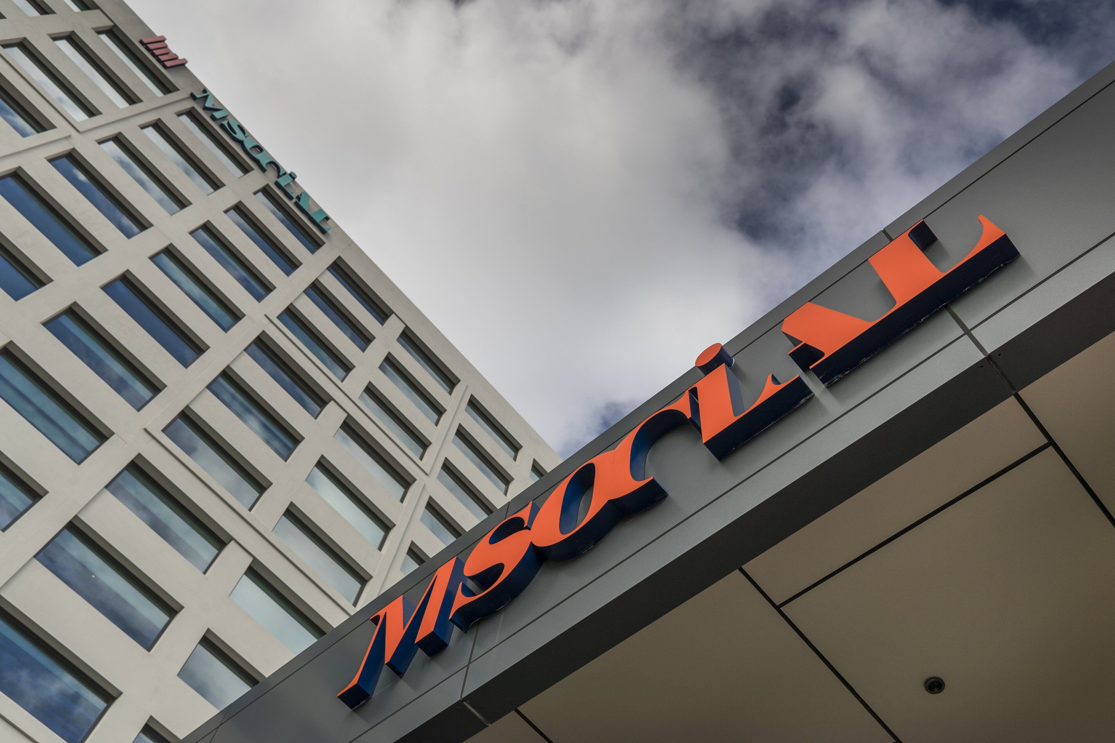 A building with a sign that reads "Mison".