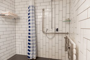 Dobbeltrom (Social 1 King) | Bad | Miljøvennlige toalettsaker, hårføner, badekåper og tøfler