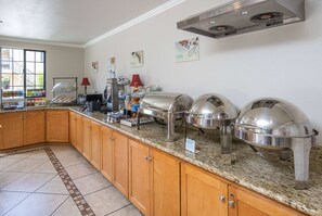 Dining - Ramada by Wyndham Mountain View (Mountain View)