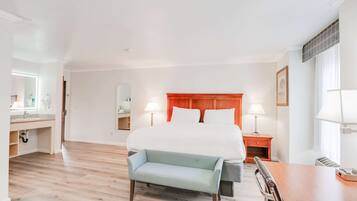 Habitación, 1 cama de matrimonio grande, no fumadores, bañera de hidromasaje | Ropa de cama de alta calidad y escritorio