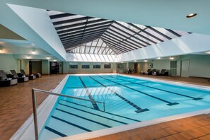 Piscine intérieure