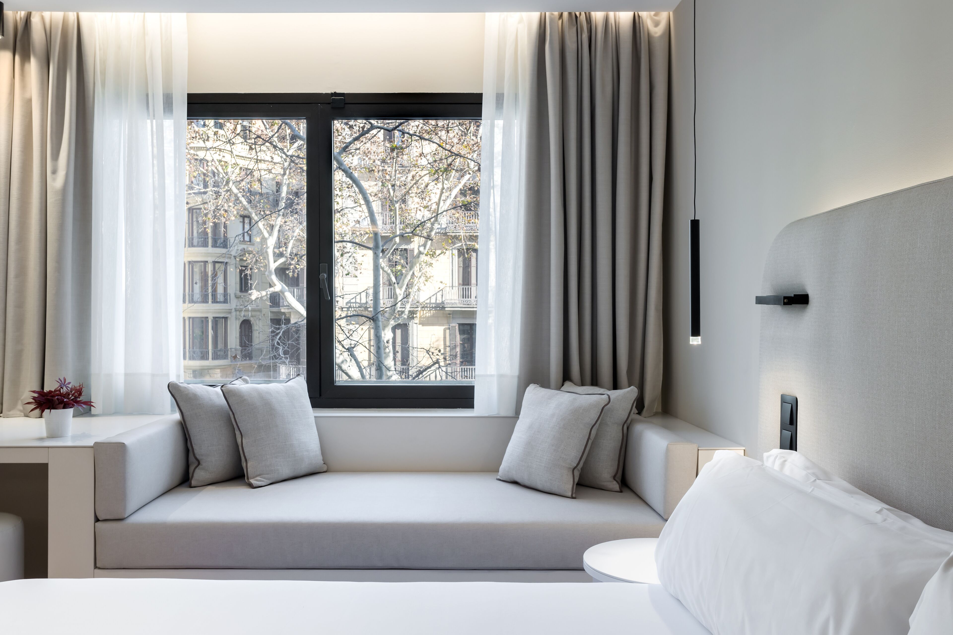 Design Ramblas View | Ropa de cama de alta calidad, edredón, camas con pillow-top y minibar 