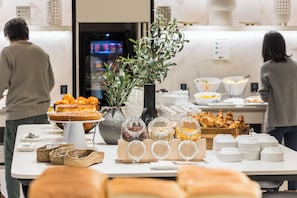 Daily buffet breakfast (EUR 18 per person)