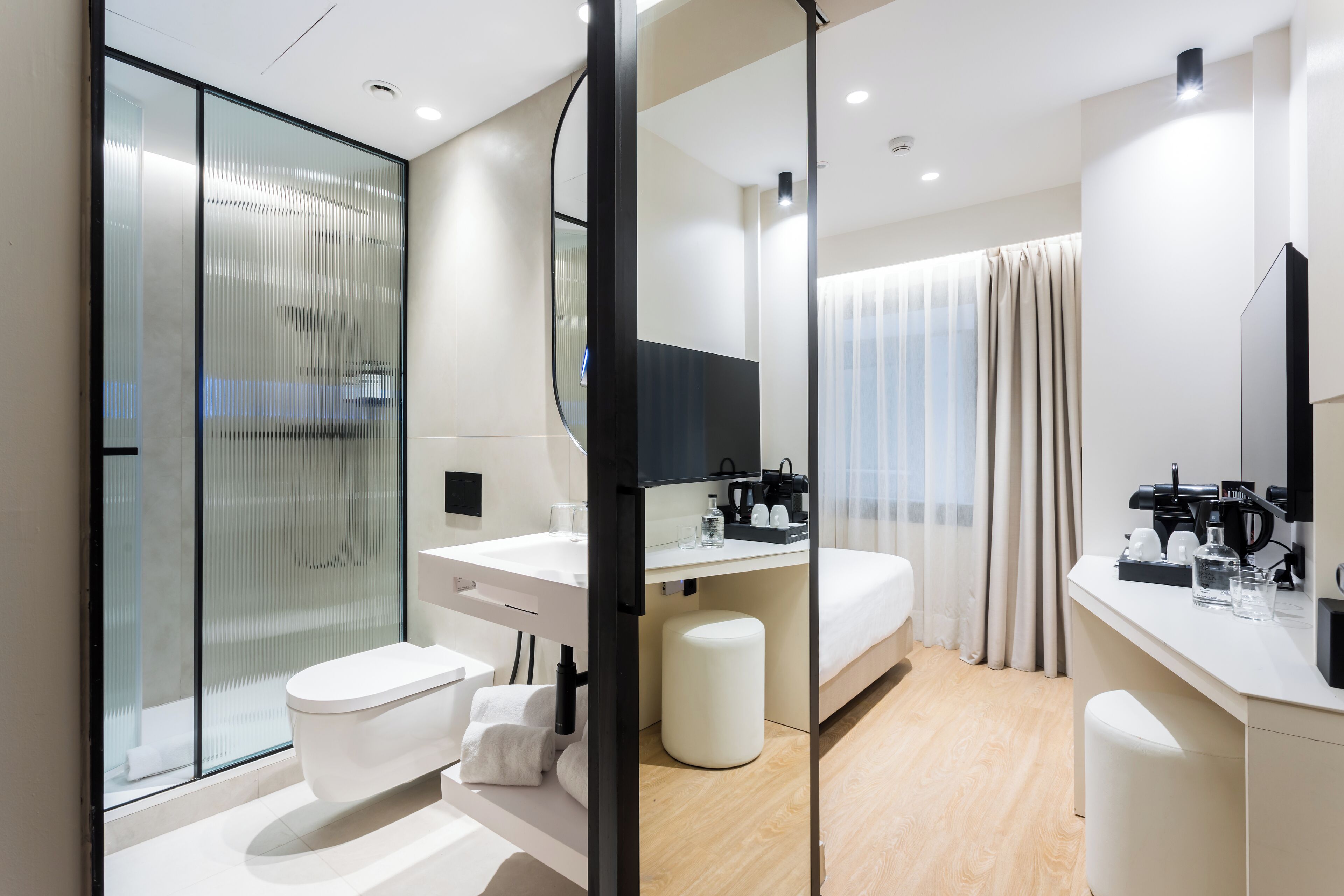 basic double room, 1 double bed | 1 bedroom, premium bedding, down duvets, pillow-top beds