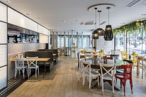 Lunch and dinner served, Mediterranean cuisine