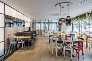 Lunch and dinner served, Mediterranean cuisine