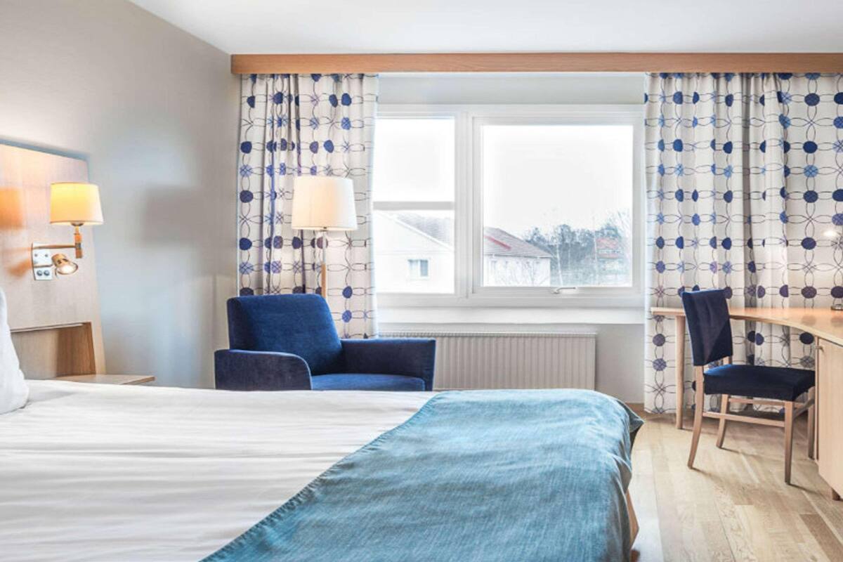 Desk, iron/ironing board (on request), cribs (surcharge), bed sheets