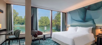 DoubleTree by Hilton Paris Bougival