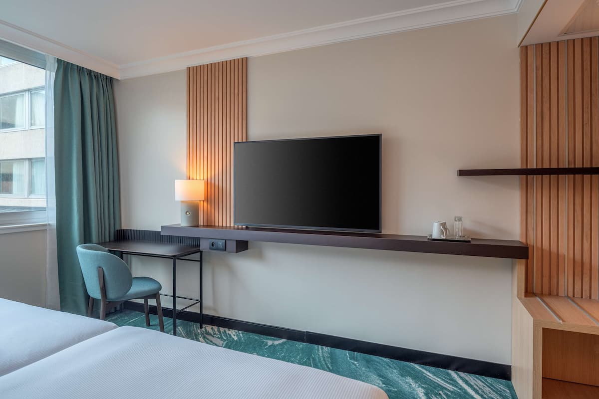 In-room safe, desk, soundproofing, iron/ironing board