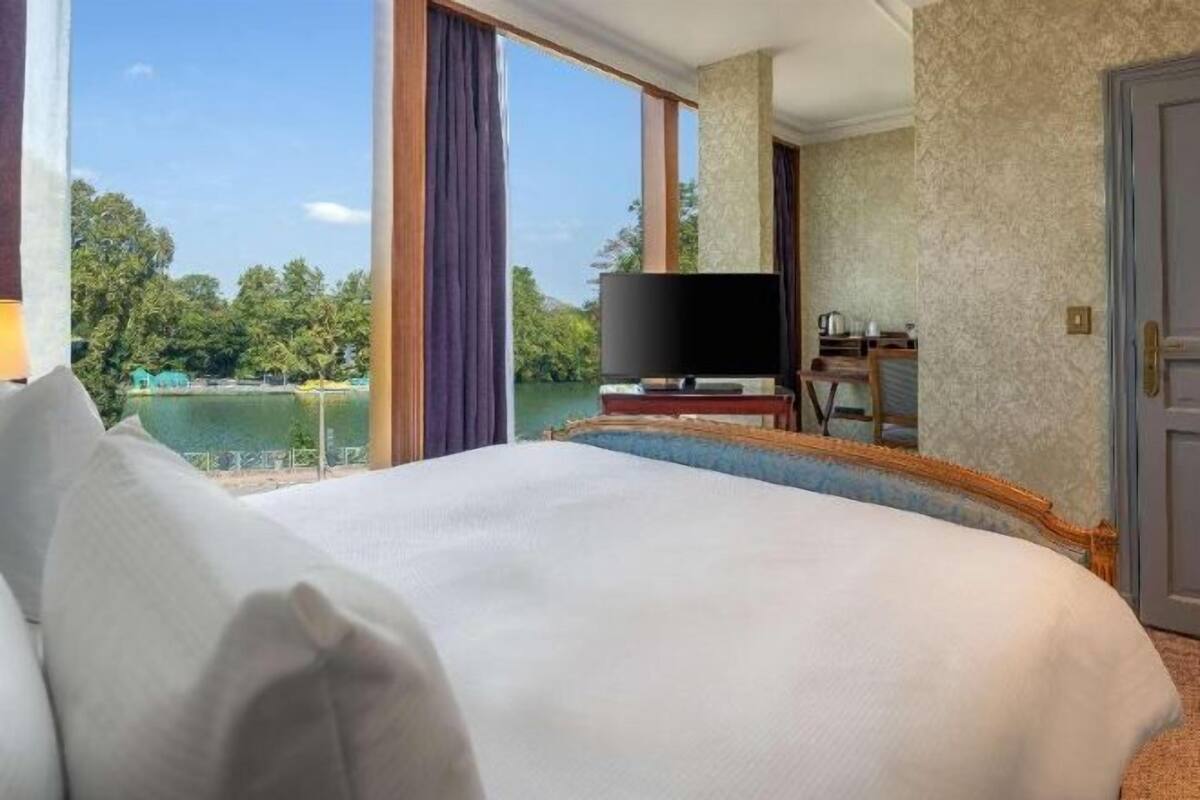In-room safe, desk, soundproofing, iron/ironing board