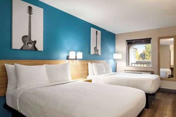 1 bedroom, in-room safe, desk, iron/ironing board