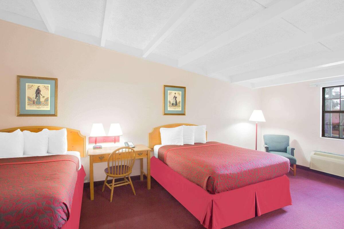 In-room safe, desk, iron/ironing board, rollaway beds (surcharge)
