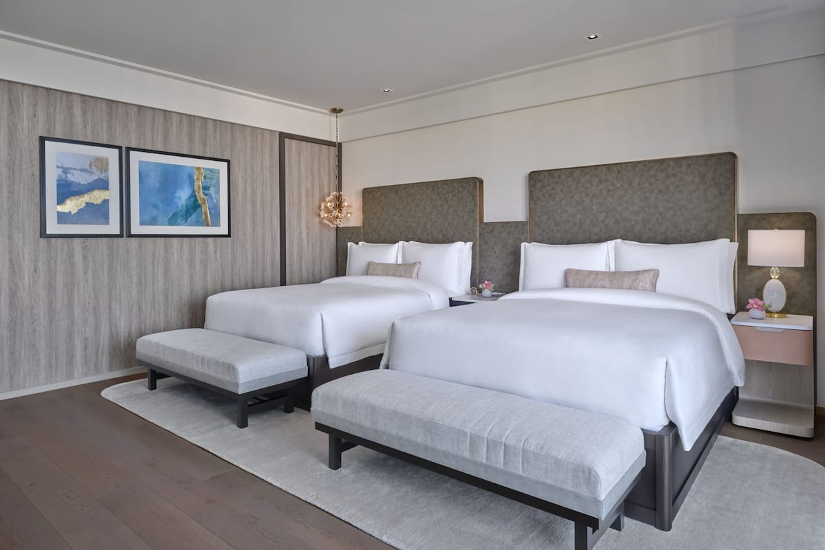 Minibar, in-room safe, blackout drapes, Internet