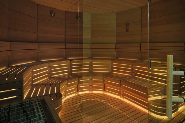 Couples treatment rooms, body treatments, hot stone massages
