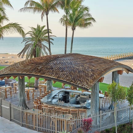 3 bars/lounges, poolside bar